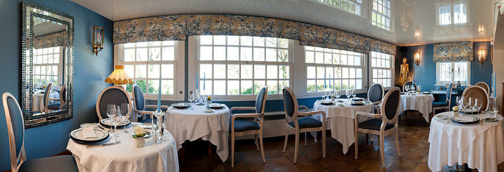 Logis - Hotel & Restaurant Le Gonfalon Germigny-l'Eveque Exterior foto